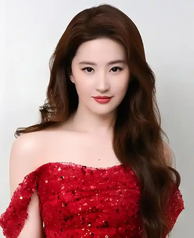 刘亦菲止步追求图片_刘亦菲止步追求了什么_刘亦菲：永不止步的追求